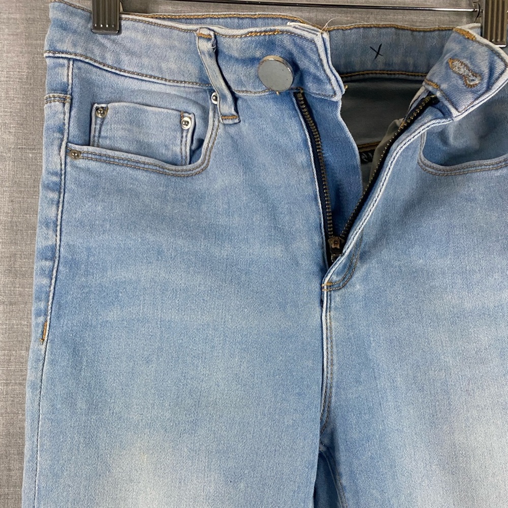 ASOS Women’s Comfort Stretch Straight Leg Jeans in Light Wash Blue Size 26/32 - Picture 3 of 8